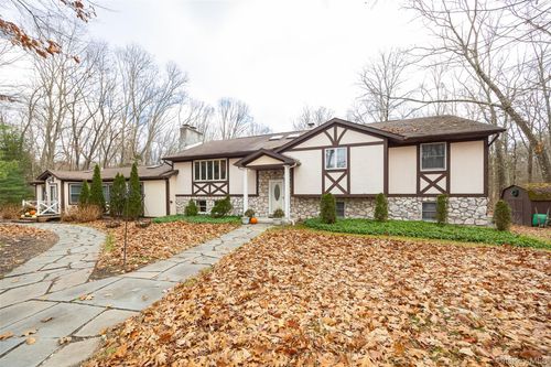 4 Kilmer Rd, Hyde Park, NY, 12538-2823 | Card Image