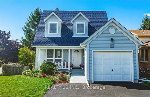 27 Westchester Dr, Kitchener, ON, N2B3M7 | Card Image