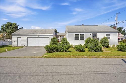 86 Paul St, Pawtucket, RI, 02861-4250 | Card Image
