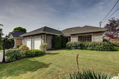 1132 Yellowbrick Rd, Parksville, BC, V9P2K4 | Card Image