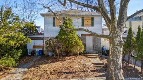 48-25 194th St, Fresh Meadows, NY, 11365-1221 | Card Image
