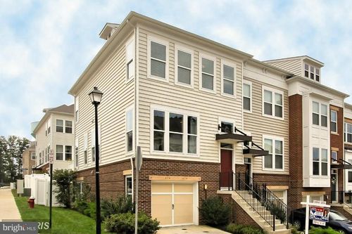 42685 Orefield Ter, BRAMBLETON, VA, 20148-8073 | Card Image