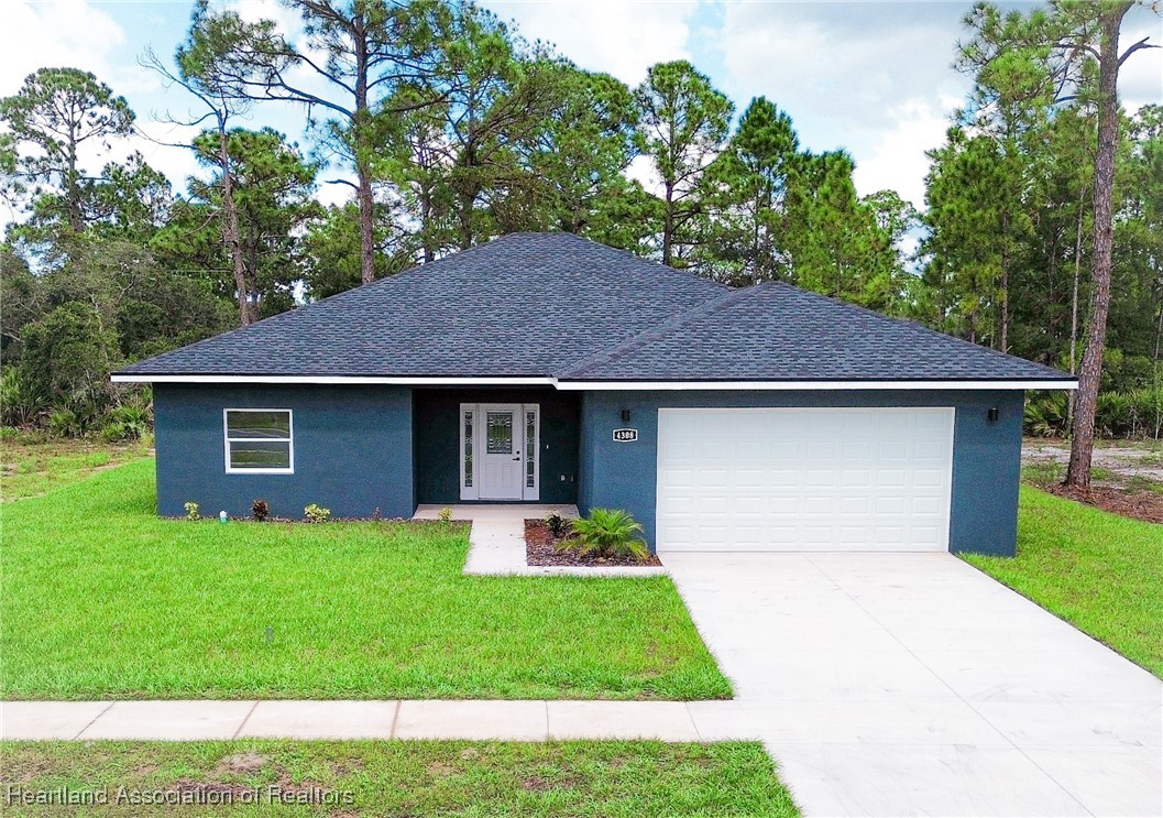 Thunderbird Rd, Sebring, FL 33872
