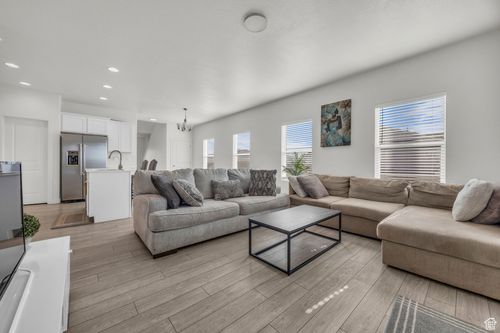 405 W Domain Ln, Grantsville, UT, 84029-3310 | Card Image