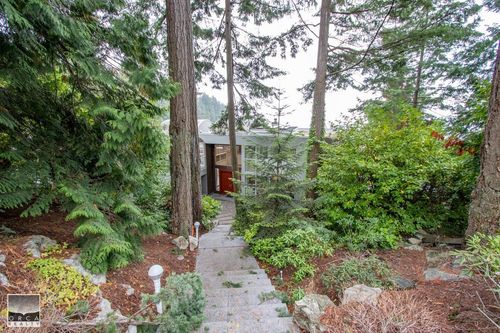 5215 (Basement) Gulf Pl, West Vancouver, BC, V7W2V9 | Card Image