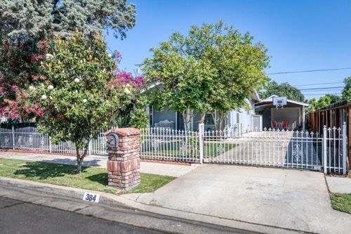 384 W Fir Ave, Pinedale, CA, 93650-1318 | Card Image