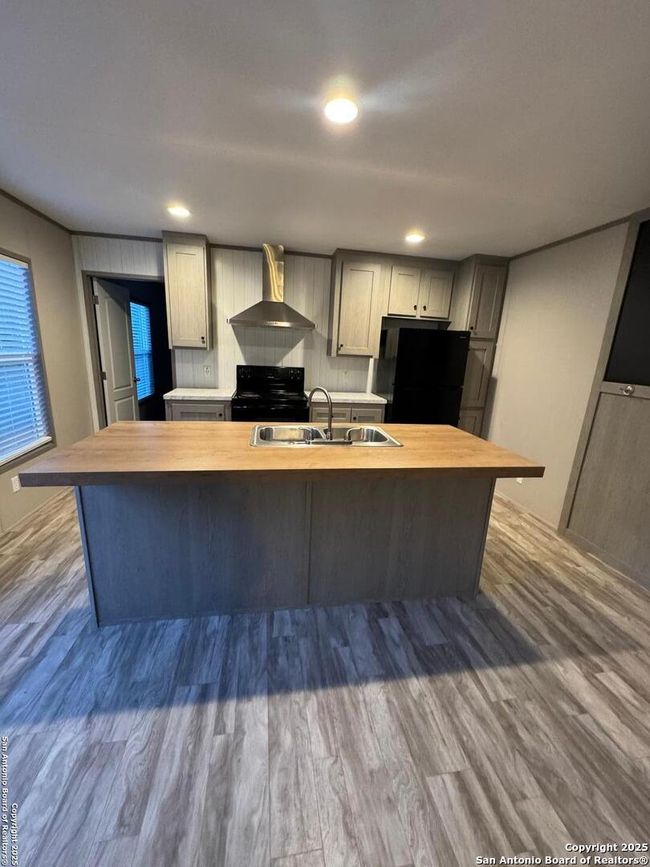 1608 Hildago, House other with 3 bedrooms, 2 bathrooms and null parking in Cotulla TX | Image 5