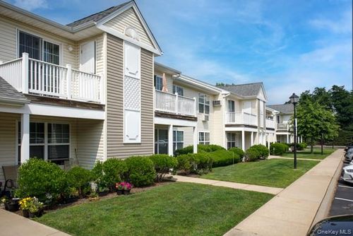 apt-b23-465 New Hwy, Copiague, NY, 11726-1051 | Card Image