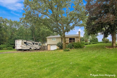 5104 E Lake Shore Dr, Wonder Lake, IL, 60097-9098 | Card Image