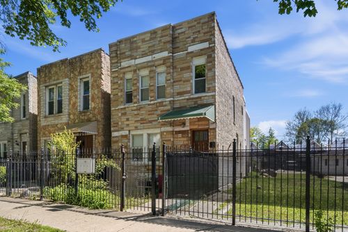 3505 W Le Moyne St, CHICAGO, IL, 60651-2210 | Card Image