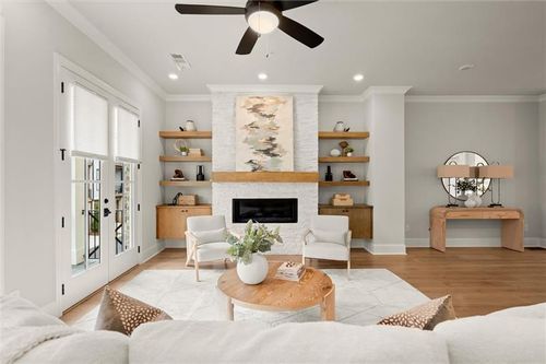 195 Briscoe Way, Alpharetta, GA, 30009-7500 | Card Image