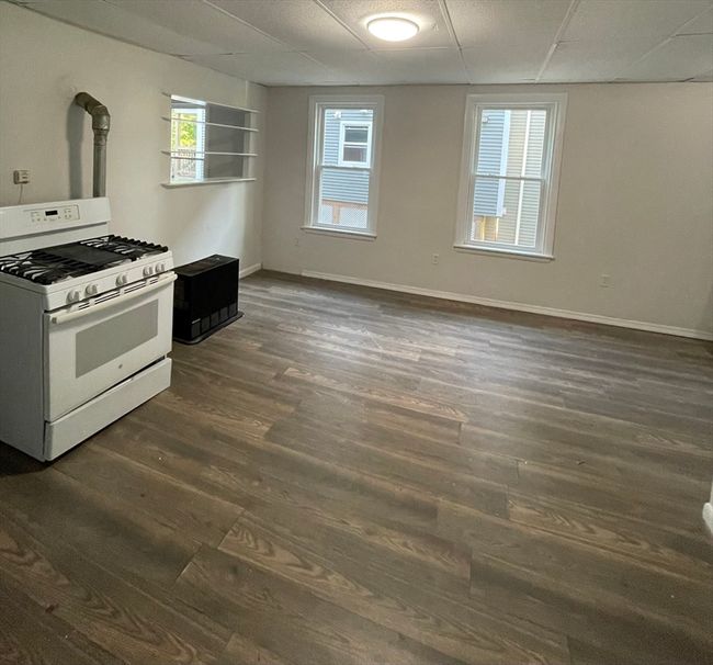 APT-1 - 81 Merrifield St, Condo with 3 bedrooms, 1 bathrooms and null parking in Worcester MA | Image 6