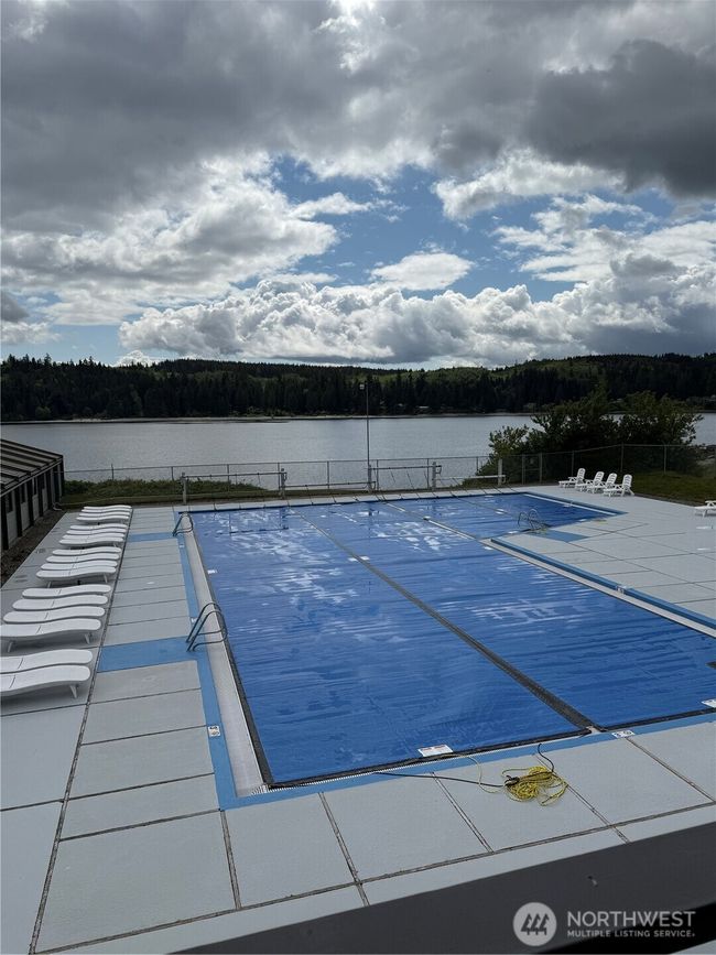 This outdoor pool can be enjoyed all through the summer. | Image 38