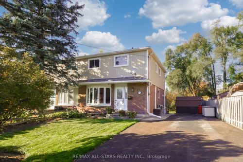 131 Colborne St, Uxbridge, ON, L9P1H2 | Card Image