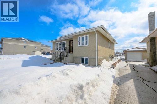 9723 100 Ave, Grande Prairie, AB, T8V0T5 | Card Image