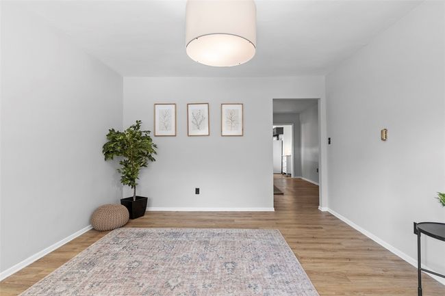 537 6 Th St, House other with 5 bedrooms, 3 bathrooms and 3 parking in Braddock PA | Image 9