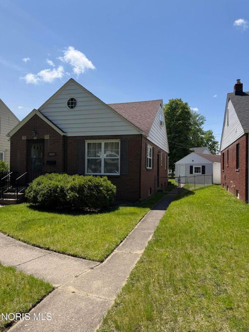 2829 Merrimac Boulevard, Toledo, OH, 43606 | Card Image