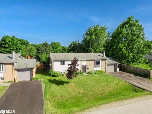 22 Douglas Cres, Hillsburgh, ON, N0B1Z0 | Card Image