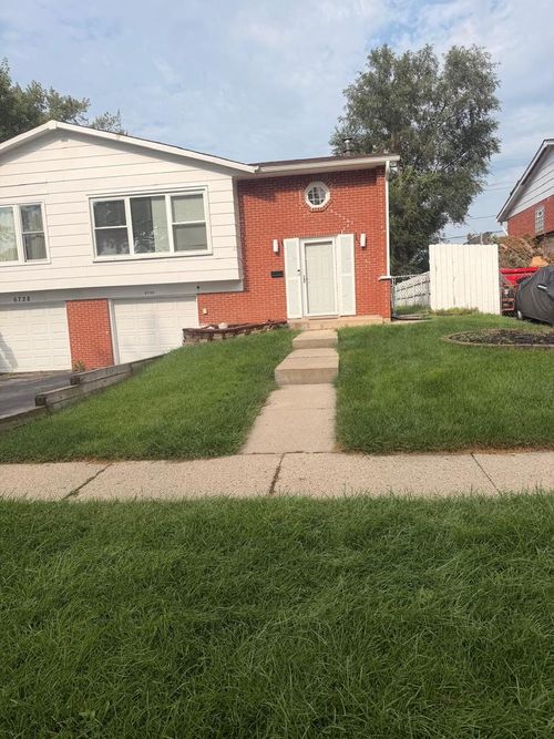 6730 Valley View Rd, Hanover Park, IL, 60133-3929 | Card Image