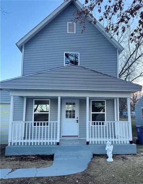 1003 W 1st St, Coffeyville, KS, 67337-3805 | Card Image