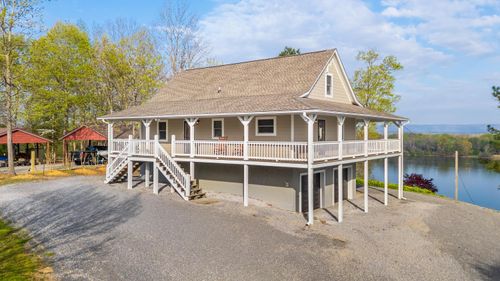 325 Russell Ln, Decatur, TN, 37322-8210 | Card Image