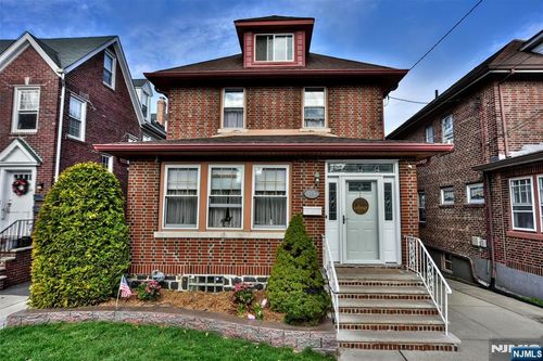519 Saint Pauls Ave, Cliffside Park, NJ, 07010-1619 | Card Image
