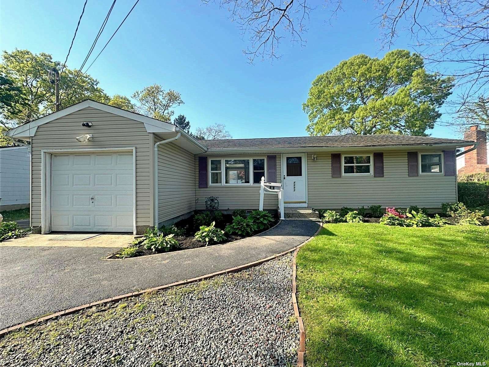 Express Dr, Ronkonkoma, NY 11779