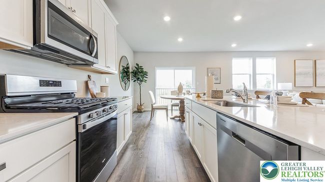 Same Model, but not the actual home | Image 8