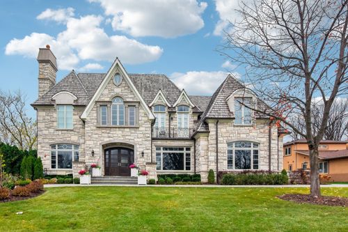28 Sheffield Ln, Oak Brook, IL, 60523-2355 | Card Image
