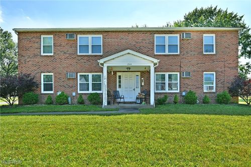 1344 Maplecrest Dr, Austintown, OH, 44515-3862 | Card Image