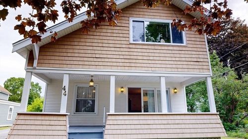 44 Richmond St, Cheshire, MA, 01225-8923 | Card Image