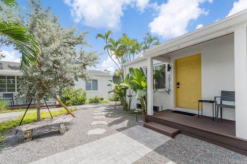 2017b-2021 Plunkett St, Hollywood, FL, 33020-6351 | Card Image