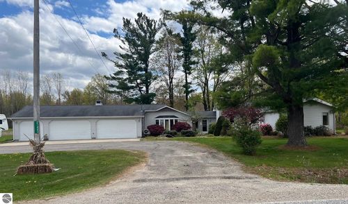 21403 Swan Creek Rd, Merrill, MI, 48637-9704 | Card Image