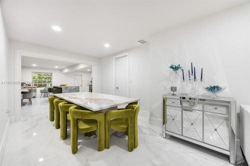 528 Sevilla Ave, Coral Gables, FL, 33134-5715 | Card Image