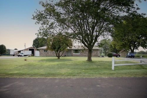 10451 Miners Trail Rd, Higginsville, MO, 64037-9106 | Card Image