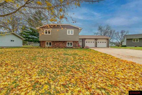 808 Circle Drive, Wells, MN, 56097 | Card Image