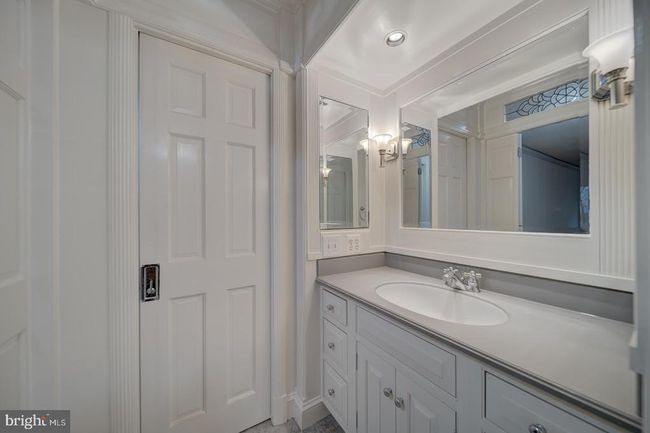 UNIT-122 - 8370 Greensboro Dr, Condo with 2 bedrooms, 2 bathrooms and null parking in MCLEAN VA | Image 14