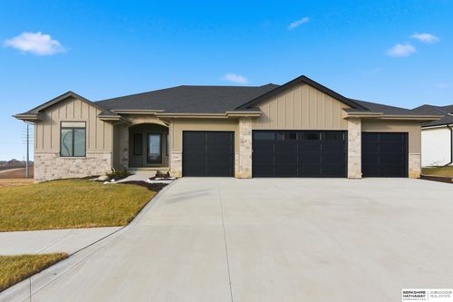 5815 N 198th St, Elkhorn, NE, 68022-5076 | Card Image