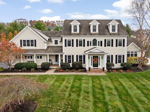 9 Cranberry Ln, Hingham, MA, 02043-3012 | Card Image