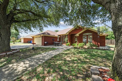 10127 Cougar Ridge Pkwy, Waco, TX, 76708-5637 | Card Image