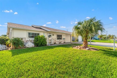 3339 Poinsettia Dr, HERNANDO BEACH, FL, 34607-3422 | Card Image