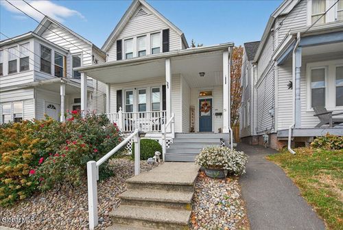 14 Parkview Ct, Troy, NY, 12180-5831 | Card Image
