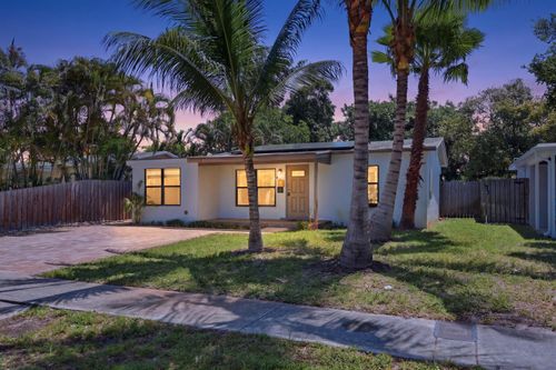 5224 Ne 2nd Ter, Oakland Park, FL, 33334-1683 | Card Image