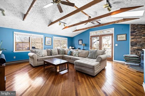 426 Bentley Rd, PARKTON, MD, 21120-9093 | Card Image