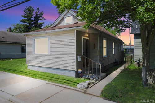 202 Haltiner St, River Rouge, MI, 48218-1227 | Card Image