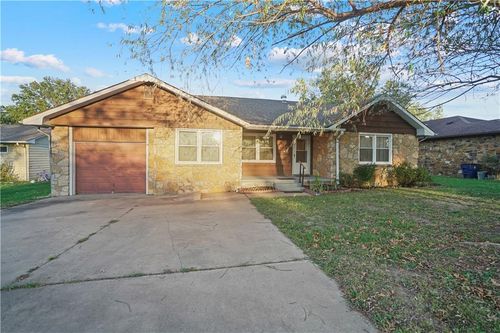303 Overlook Dr, Coffeyville, KS, 67337-2534 | Card Image
