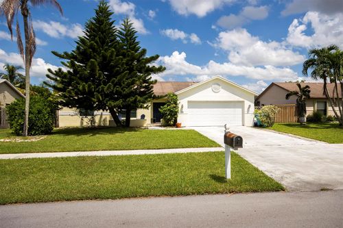 35 Cedar Cir, Boynton Beach, FL, 33436-9116 | Card Image