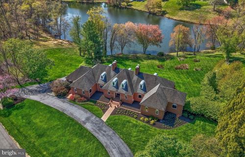 11221 Country Pl, OAKTON, VA, 22124-1303 | Card Image