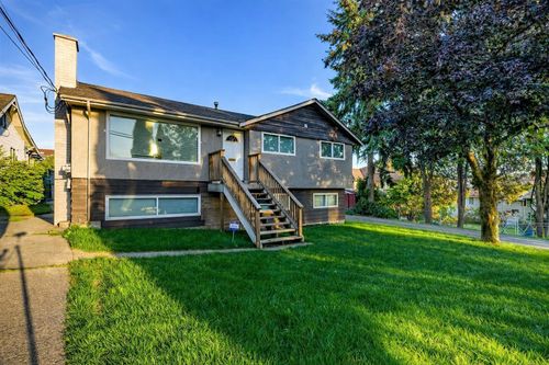 371 Blue Mountain St, Coquitlam, BC, V3K4J7 | Card Image