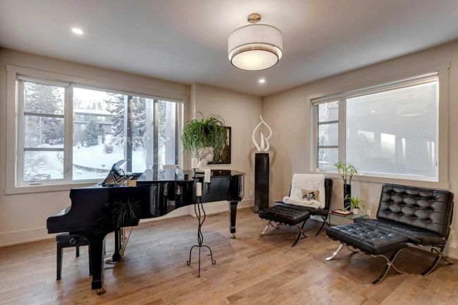 824 Durham Avenue Sw, Home with 4 bedrooms, 5 bathrooms and 2 parking in Calgary AB | Image 11